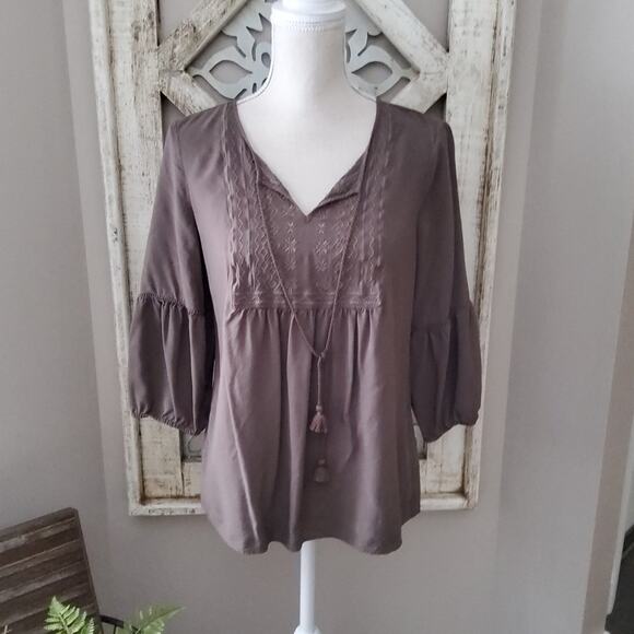 St John's Bay Women's 3/4 Puff Sleeve, Embroidered Tassel Tie Top in Brown Rayon - Picture 2 of 4